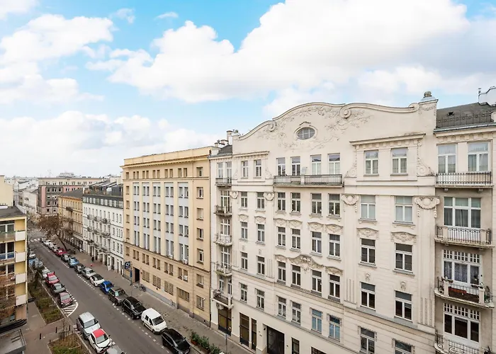 Wilcza Retro Journey By Bookinghost