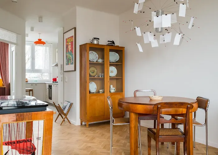 Wilcza Retro Journey By Bookinghost * Varsovie