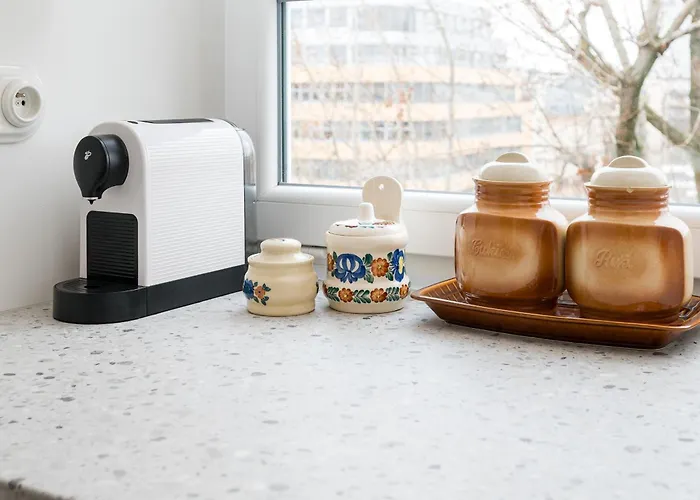 Wilcza Retro Journey By Bookinghost *