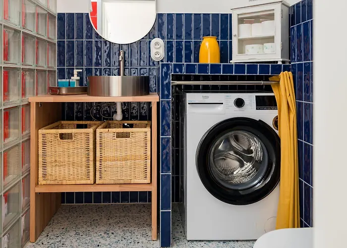 Wilcza Retro Journey By Bookinghost