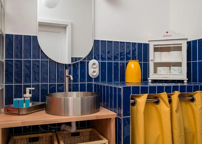 Wilcza Retro Journey By Bookinghost