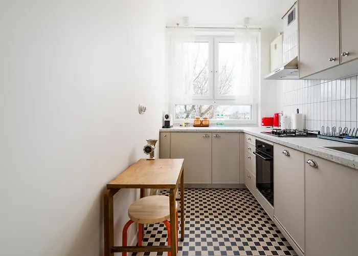 Wilcza Retro Journey By Bookinghost * Warszawa