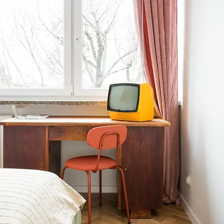 Wilcza Retro Journey By Bookinghost Varsavia