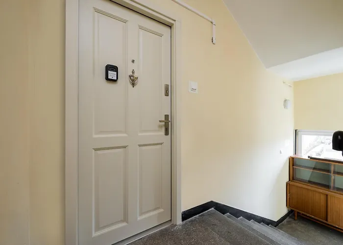 Wilcza Retro Journey By Bookinghost