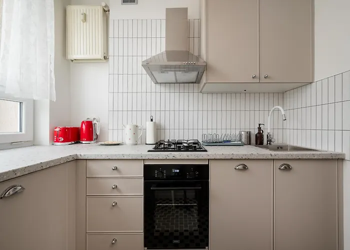 Wilcza Retro Journey By Bookinghost *